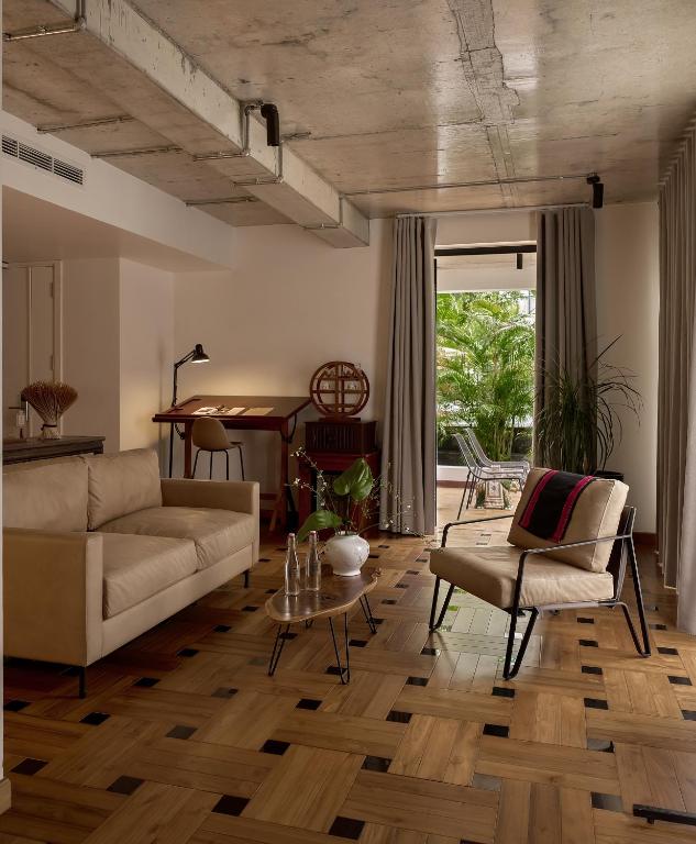 Suite Gia Đình