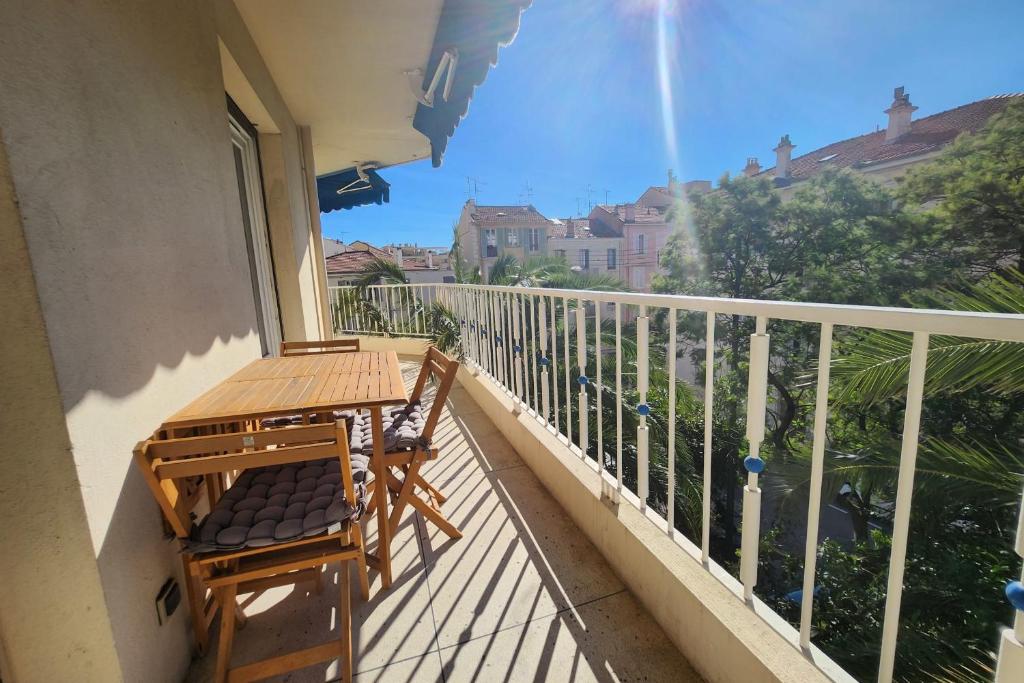 Lovely 2-bedroom apt with balcony