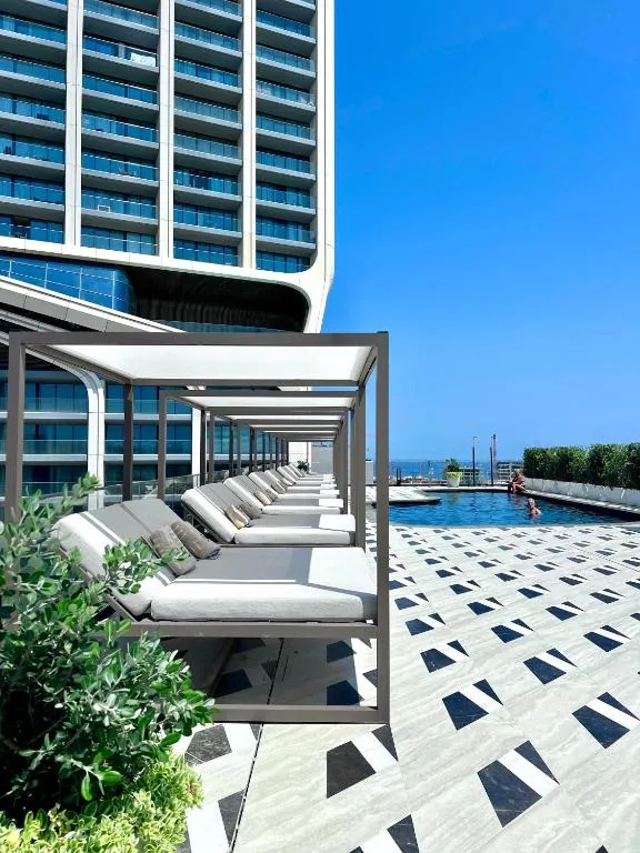 Mercury Suite Delightful w Pool access by Arco Collection