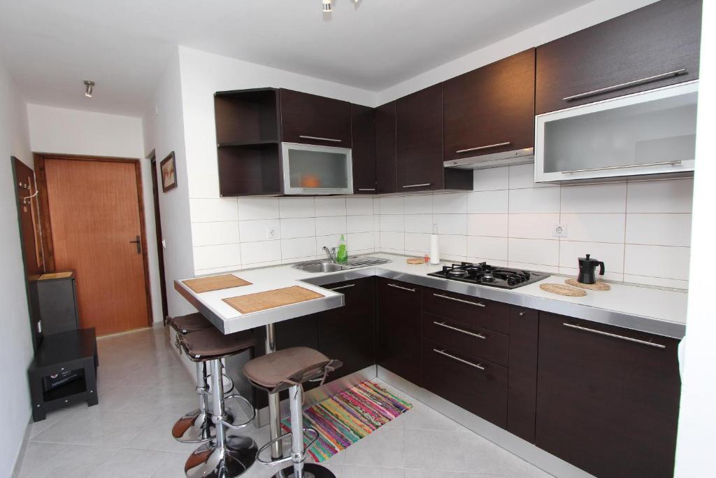 Kuchyňa alebo kuchynka v ubytovaní Apartment Albert