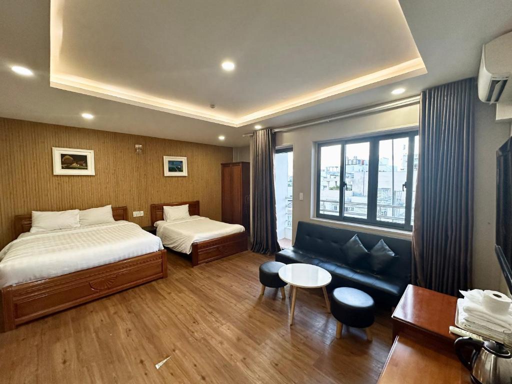 Phòng cho 3 người có Ban Công