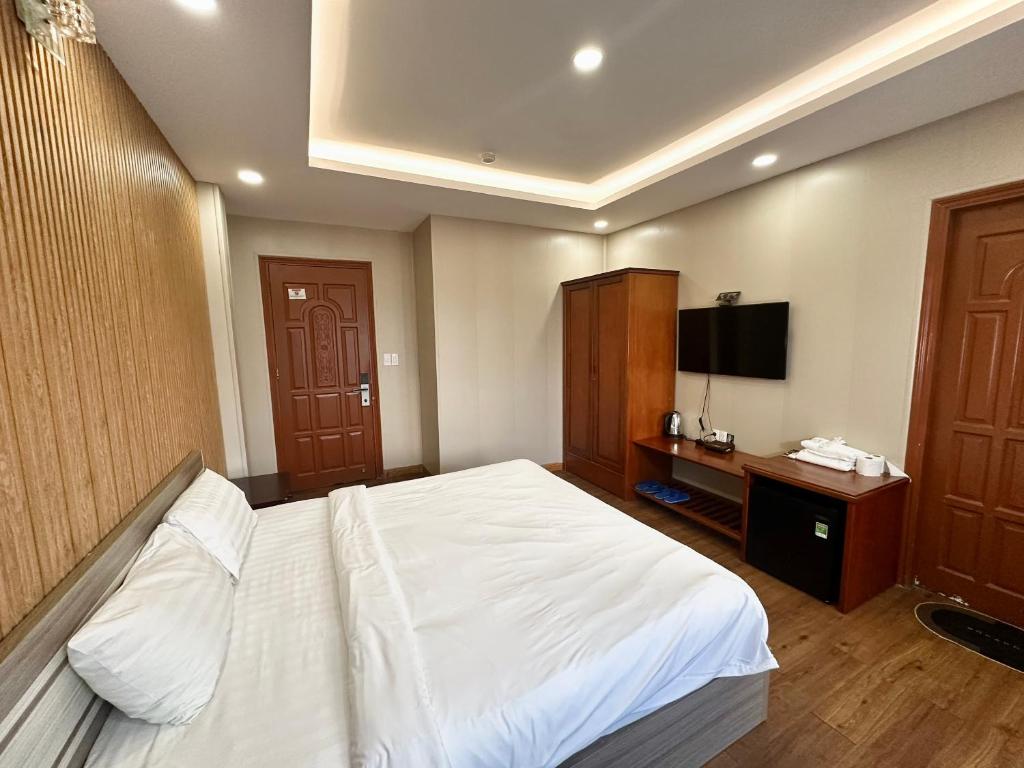 Phòng Deluxe Giường Đôi Có Ban Công