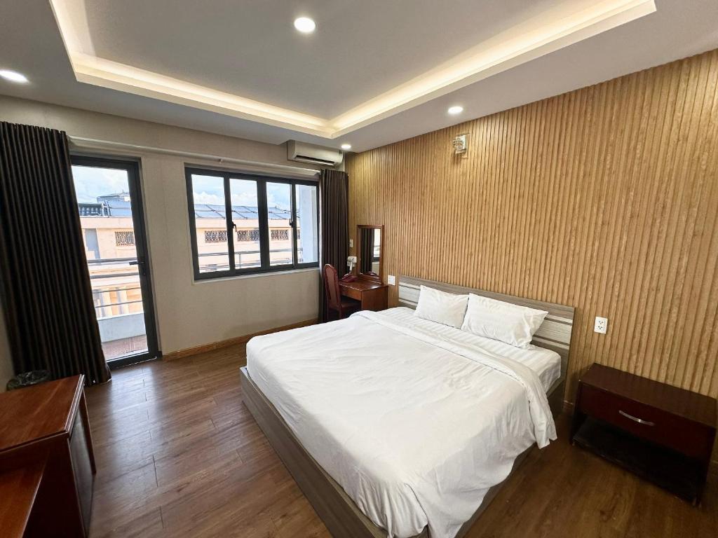Phòng Deluxe Giường Đôi Có Ban Công
