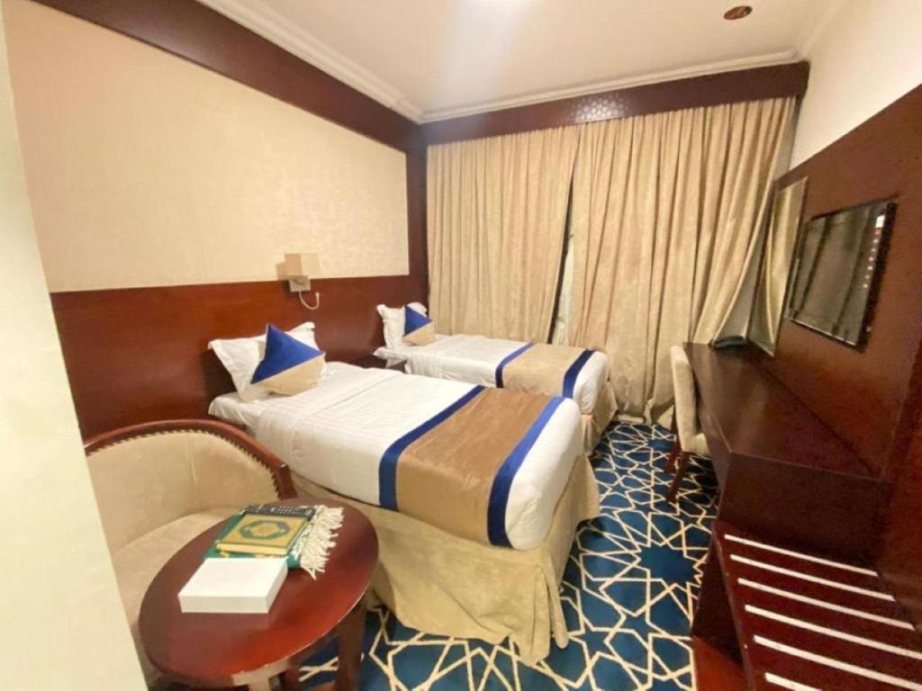 فندق واحـة الرفـاع - Wahat Al Rifaa Hotel - Suite Mit Drei Schlafzimmern