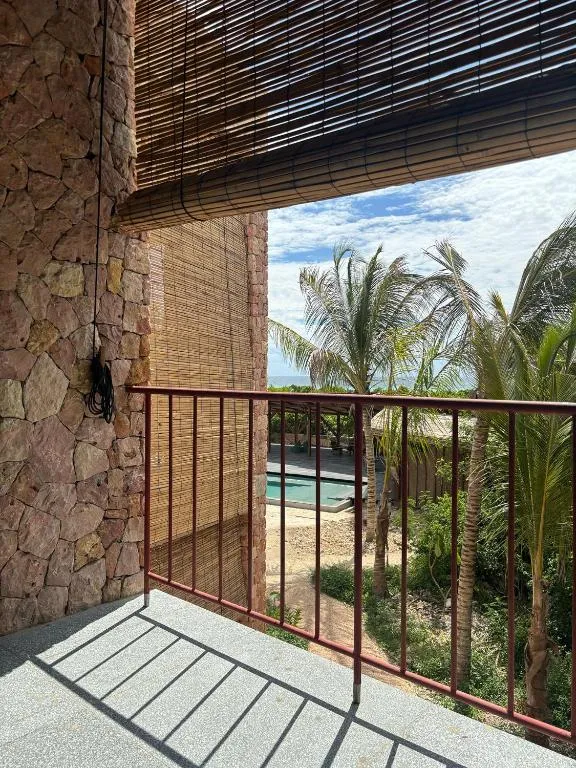Partial sea-view room- Samira