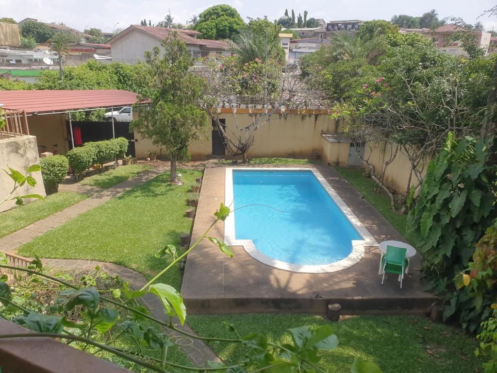 Super 4-bedroom villa, garden pool & services