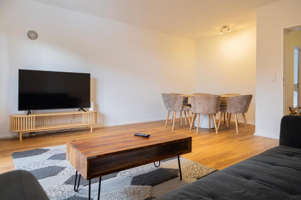 Holiday rental I Eschenlohe, Modern Bright Apartment with Mountain View