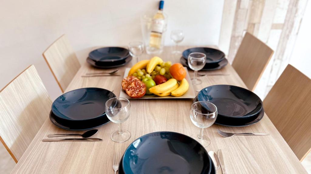 Arzella Apartments Xlendi, Premium 2BR, Bus Stop & Market Opposite - 4