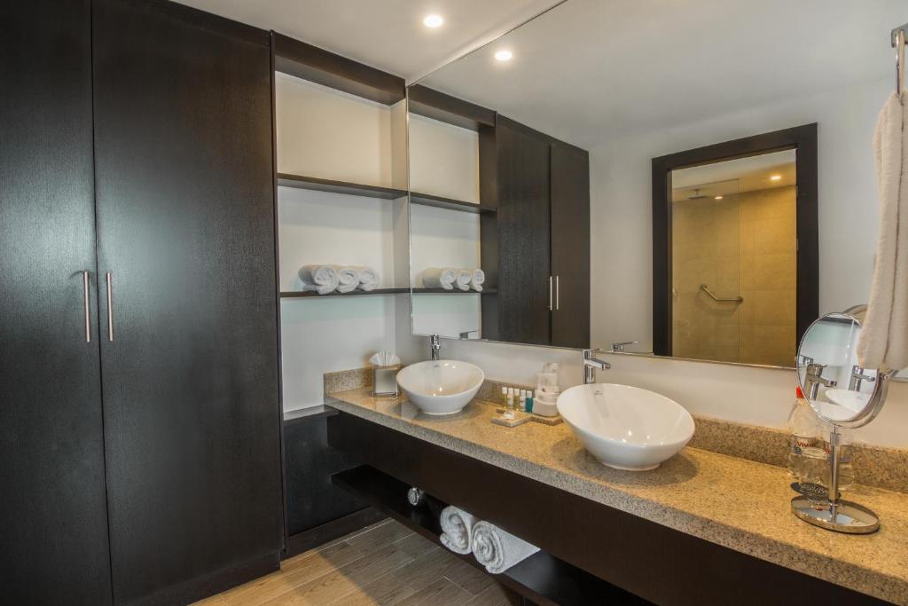 Four Points by Sheraton Cuenca - Люкс