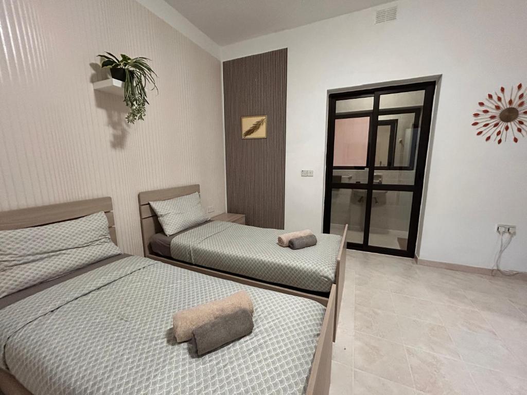 Arzella Apartments Xlendi, Premium 2BR, Bus Stop & Market Opposite - 17