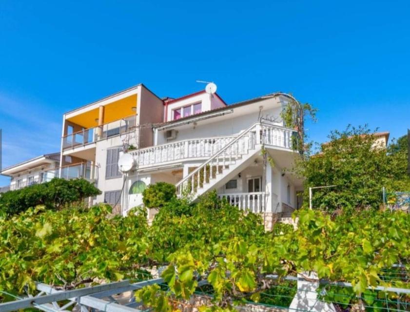 Apartman Loni 4