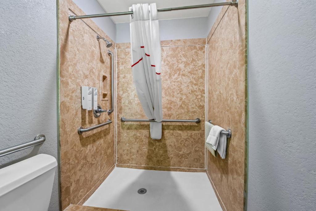 Red Roof Inn College Station photo