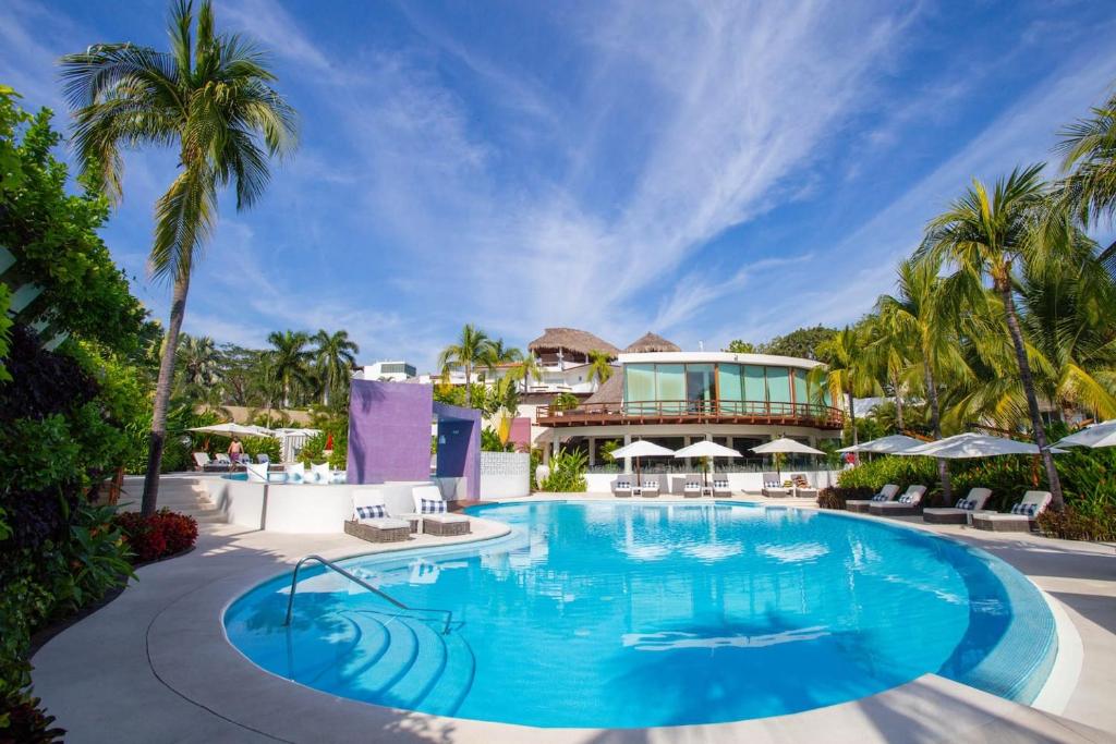 a pool at the resort at Elegance - Jungle meet with private pool heated in Bucerías
