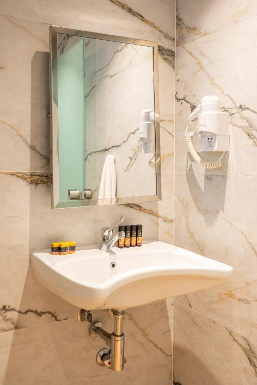 Elegant Maltepe Accommodation - 14