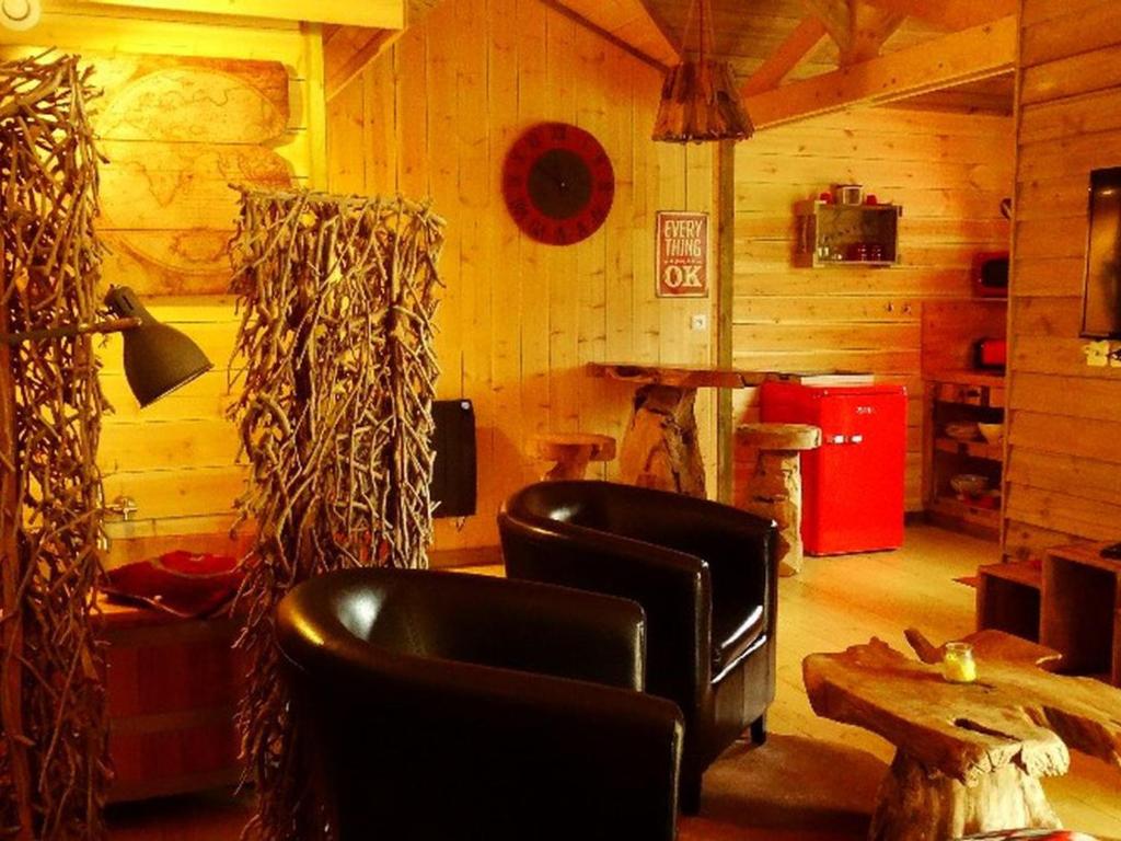 Chalet cosy avec cuisine équipée et terrasse - API-1-52-1088