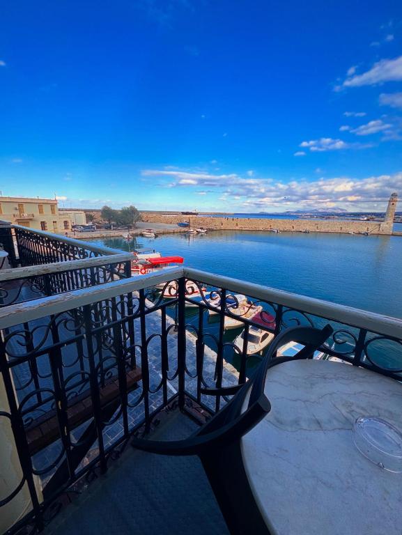 Porto Enetiko Suites