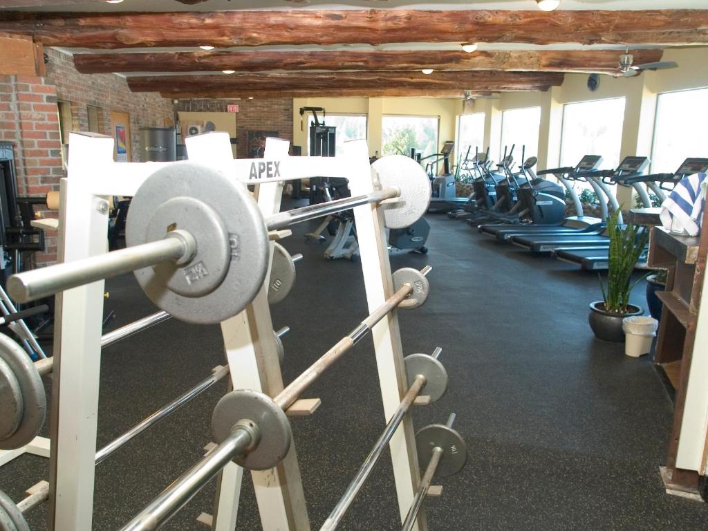 Fitness centrum a/nebo fitness zařízení v ubytování West Coast Motel on the Harbour