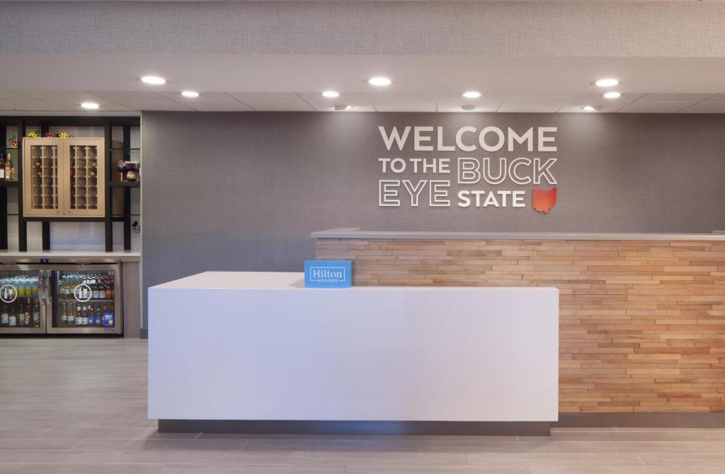 Hampton Inn & Suites Cleveland-Mentor photo
