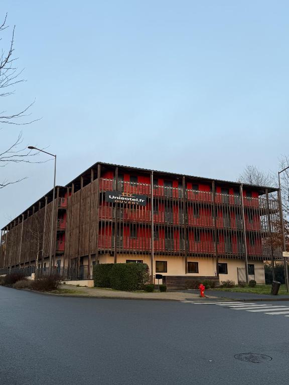 Unisotel Le Mans
