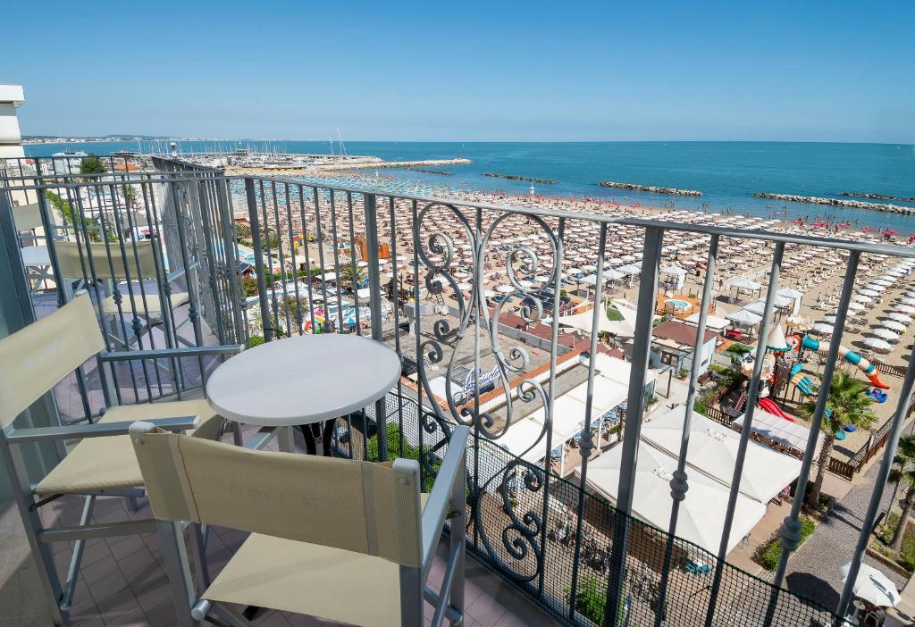 Hotel Lido - Vierpersoonskamer Met Uitzicht Op Zee