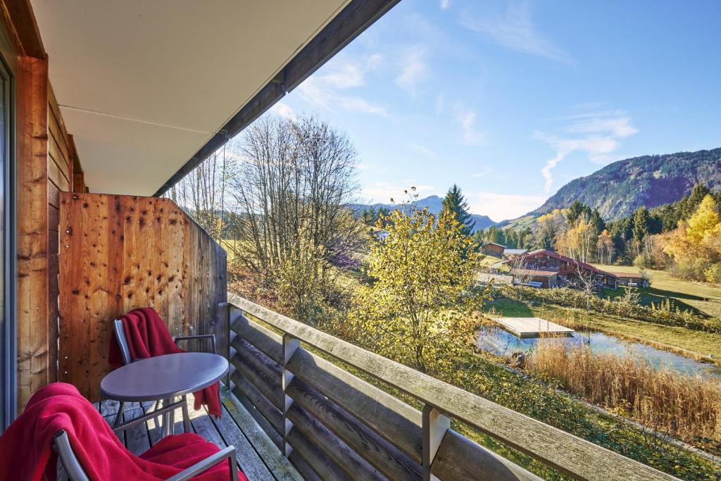 Hotel Oberstdorf - Double Room With Mountain View & Balcony