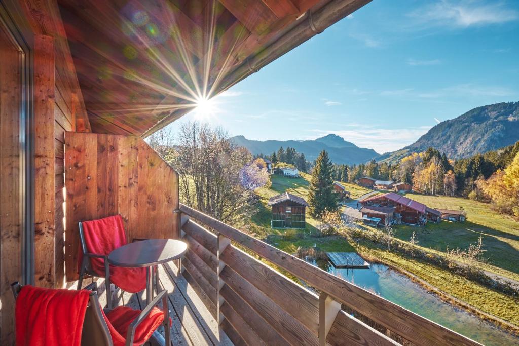 Hotel Oberstdorf - Superior Double Room With Mountain View & Balcony