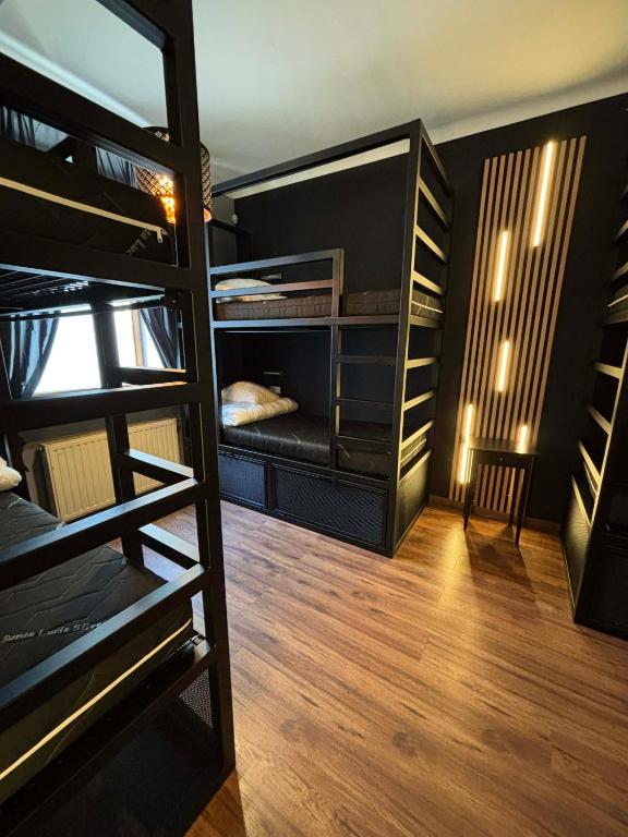 Greg&Tom Party Hostel - 