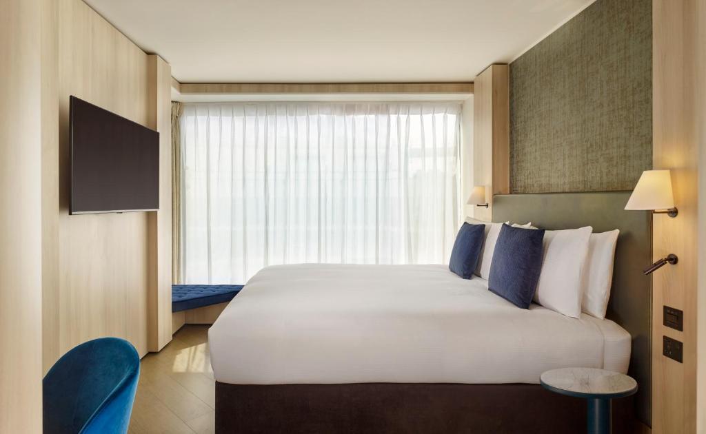 The Westminster London, Curio Collection by Hilton - 