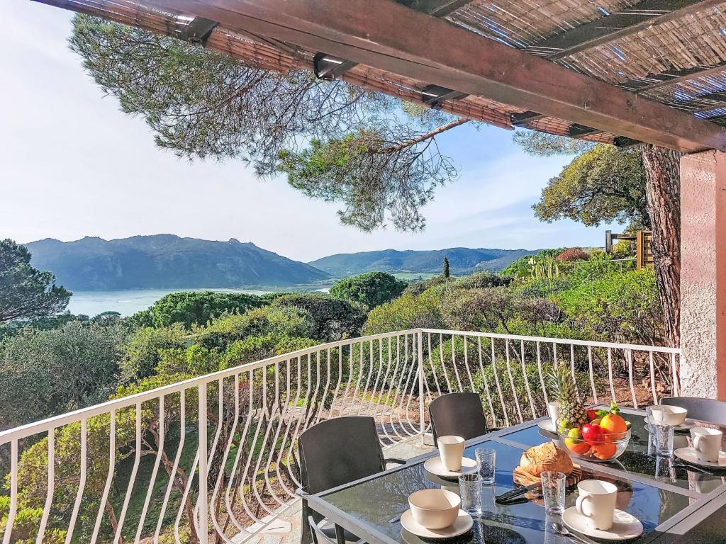 Apartment Marina Di Santa Giulia by Interhome
