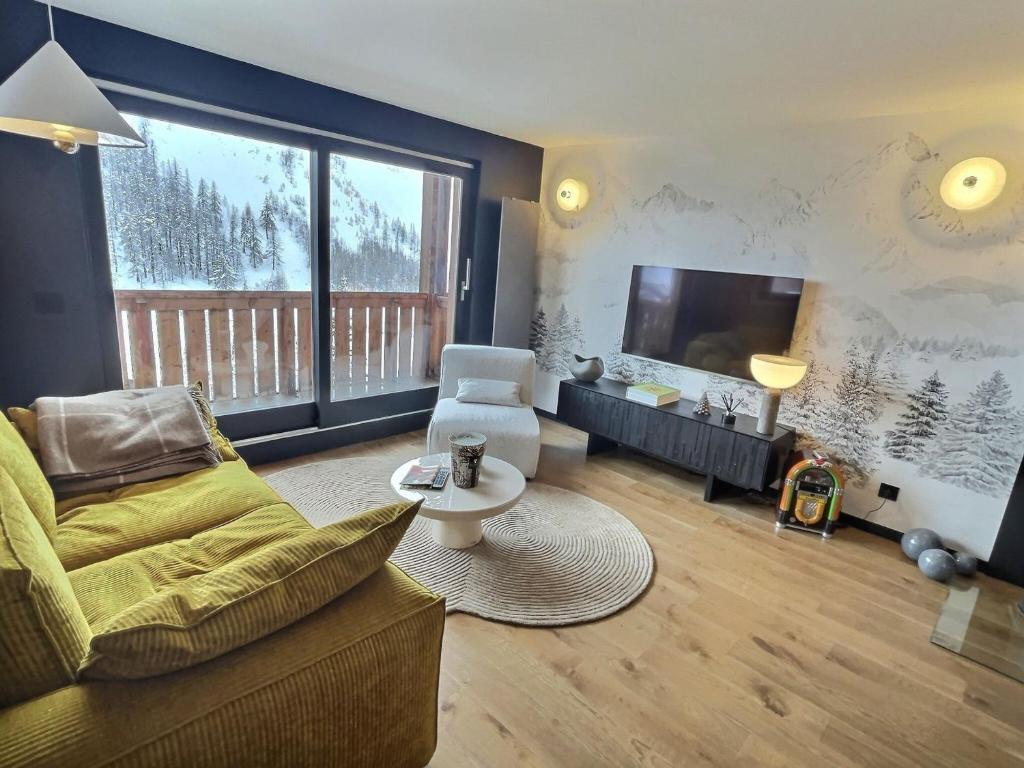 Duplex charmant 3 pièces, La Legettaz Val d'Isère, au pied des pistes, parking couvert.
