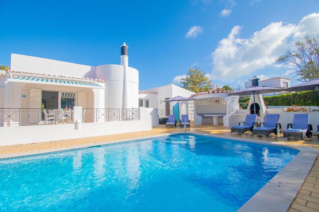 61 vdm - Superb villa on Vale do Milho with heated
