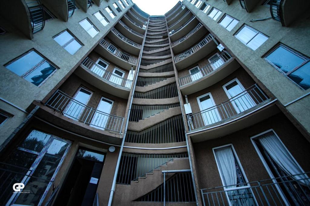 فضای داخلی Cozy and quiet apartment in the heart of Tbilisi در تفلیس - تصویر ۳