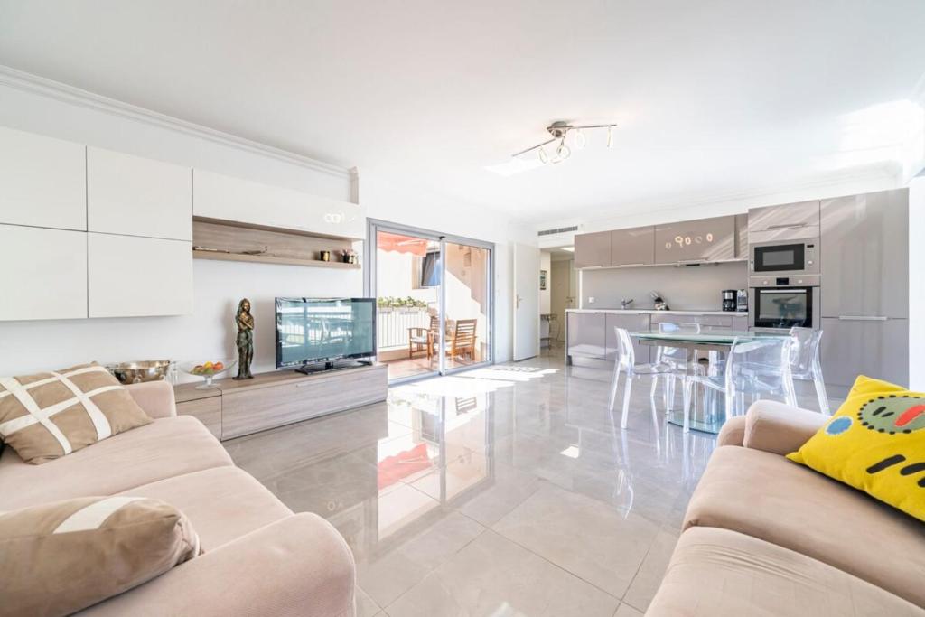Brand new 2 bedrooms heart of Cannes