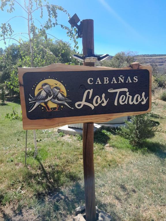 a sign for a los terrazas las teraciones at Cabañas Los Teros in Aluminé