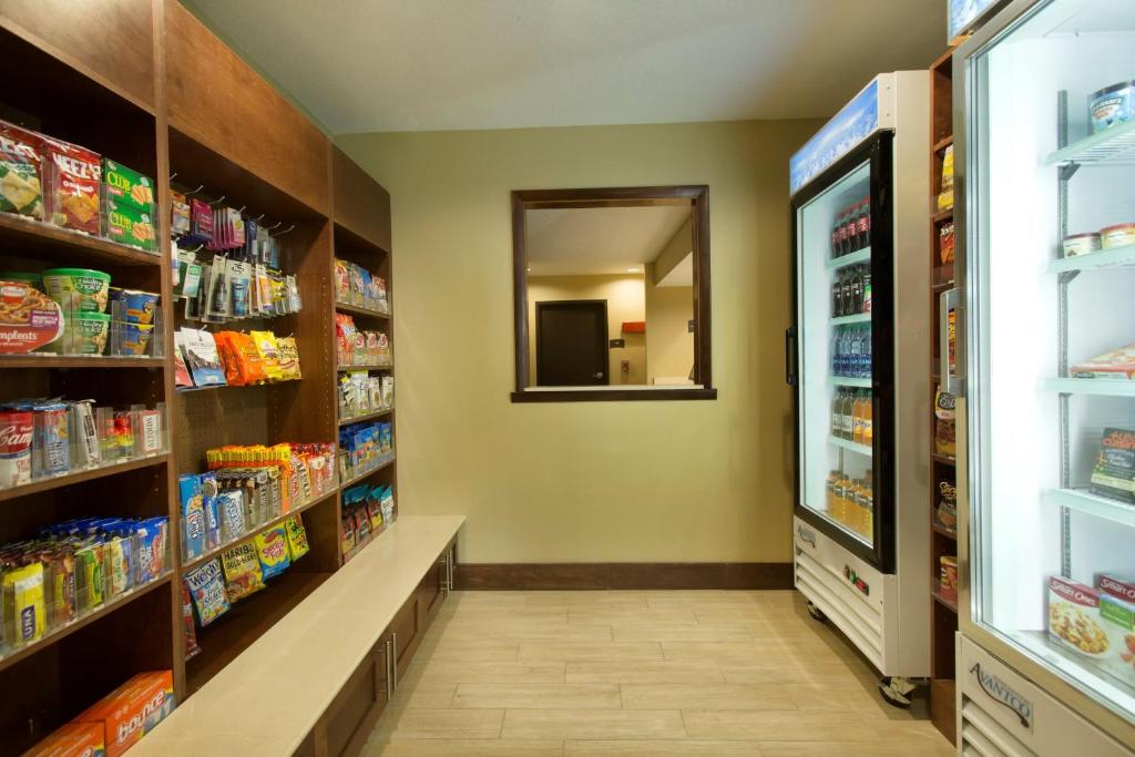 Staybridge Suites Orlando at SeaWorld by IHG - Free Breakfast & Shuttle to SeaWorld Parks photo