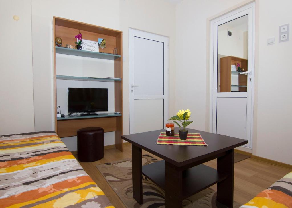 SimplyComfy - Twin Room With Private Bathroom