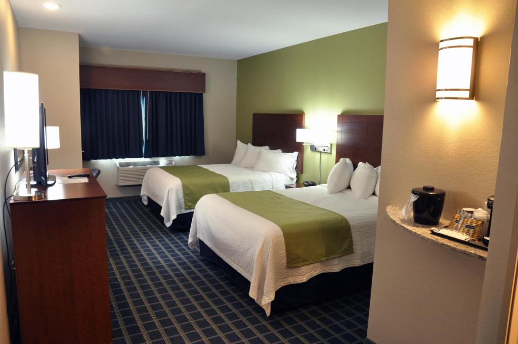 Brookstone Lodge & Suites - Habitación Deluxe Con Cama Grande