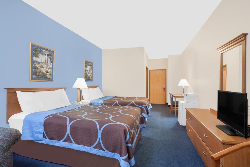 Postel nebo postele na pokoji v ubytování Super 8 by Wyndham Cobleskill NY