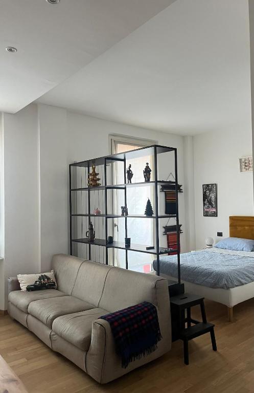 CasaBella Design Studio with balcony Navigli Area