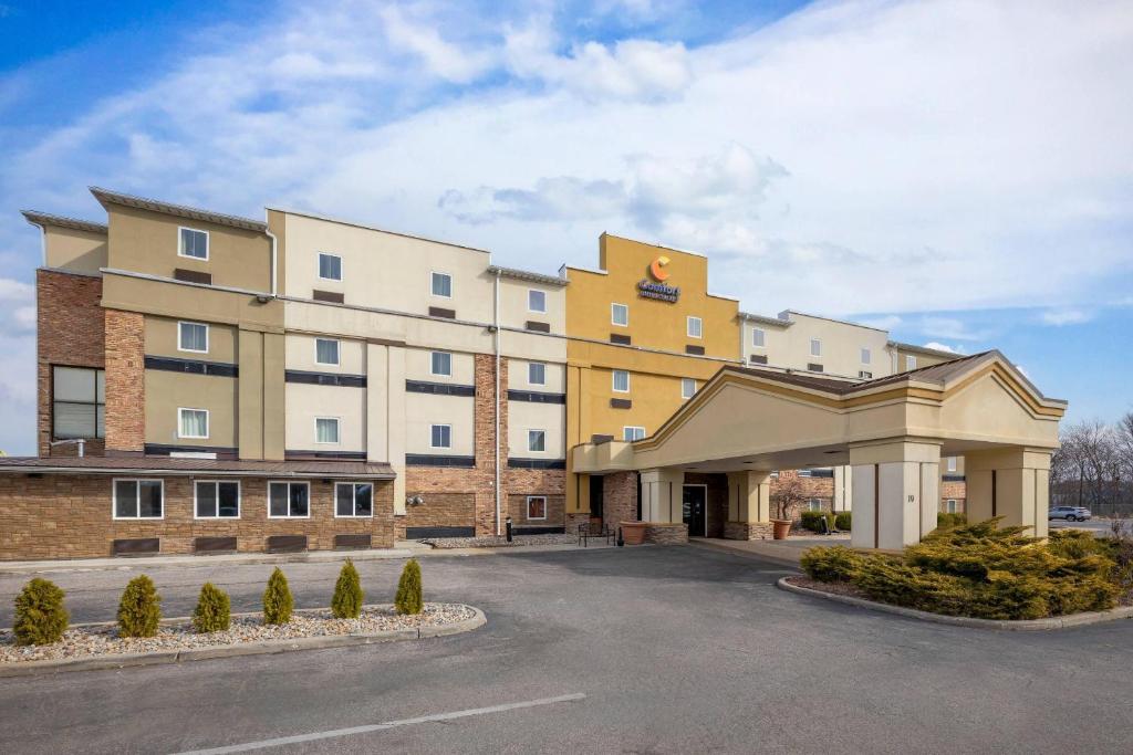 Comfort Inn & Suites Michigan City South - Housity