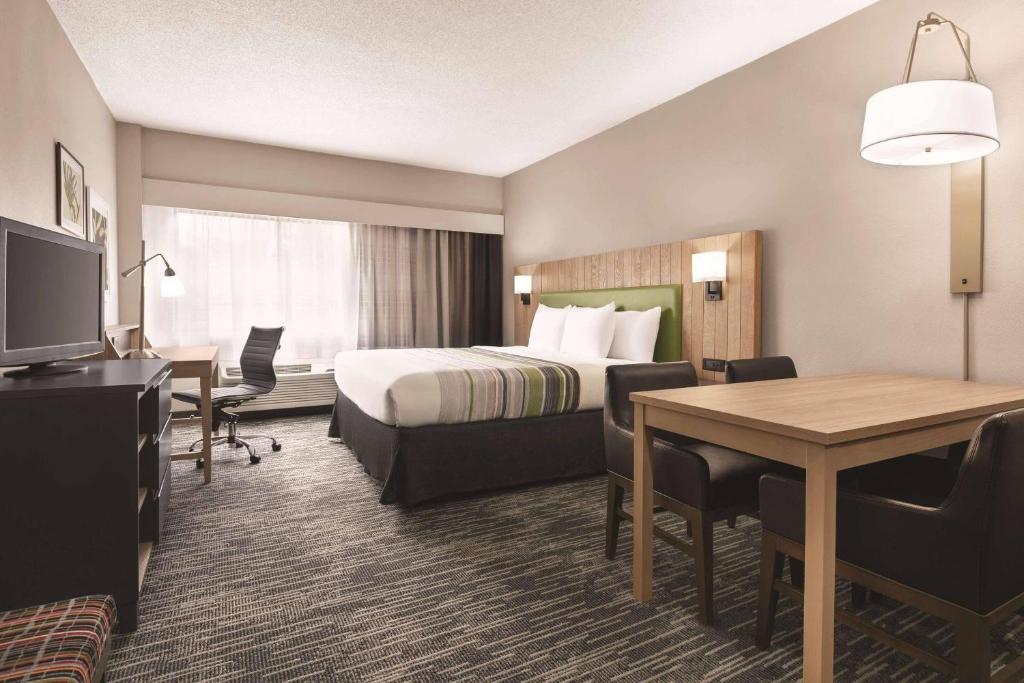 Country Inn & Suites by Radisson, Williamsburg East Busch Gardens , VA photo
