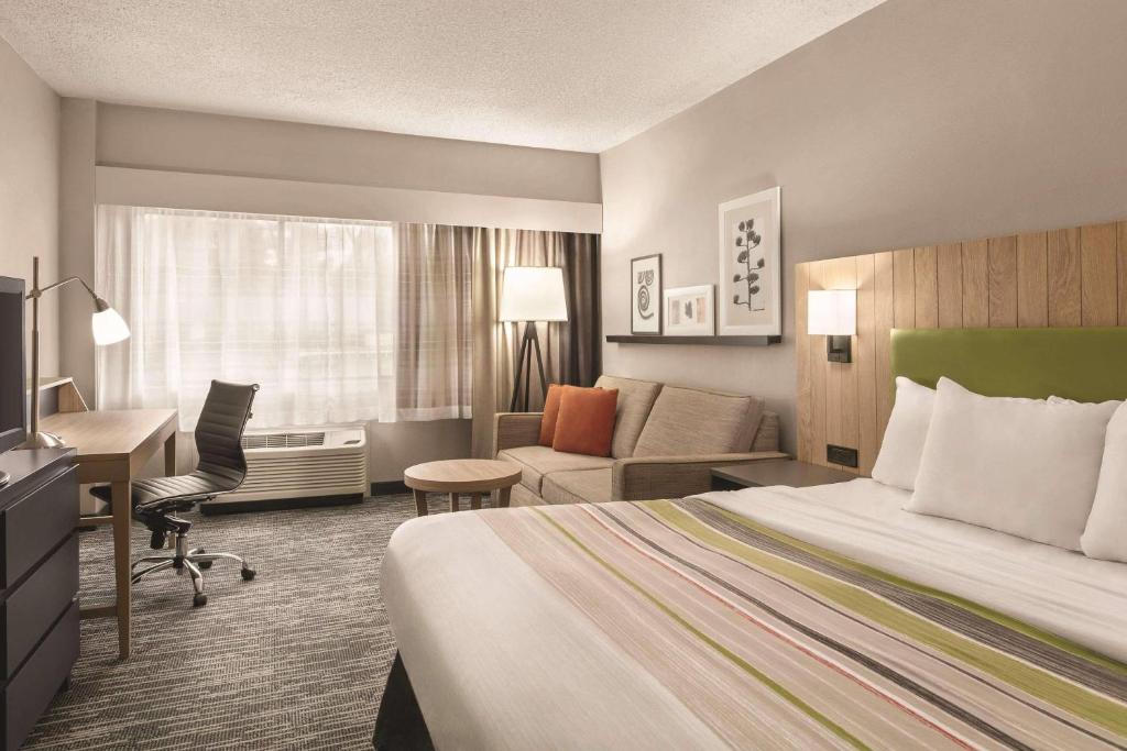 Country Inn & Suites by Radisson, Williamsburg East Busch Gardens , VA photo