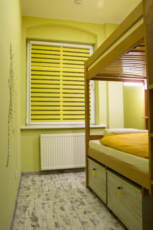 Posteľ alebo postele v izbe v ubytovaní Event Hostel - Opole
