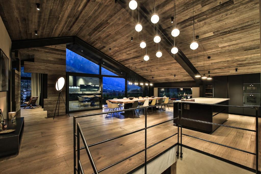 Chalet onthe Rocks