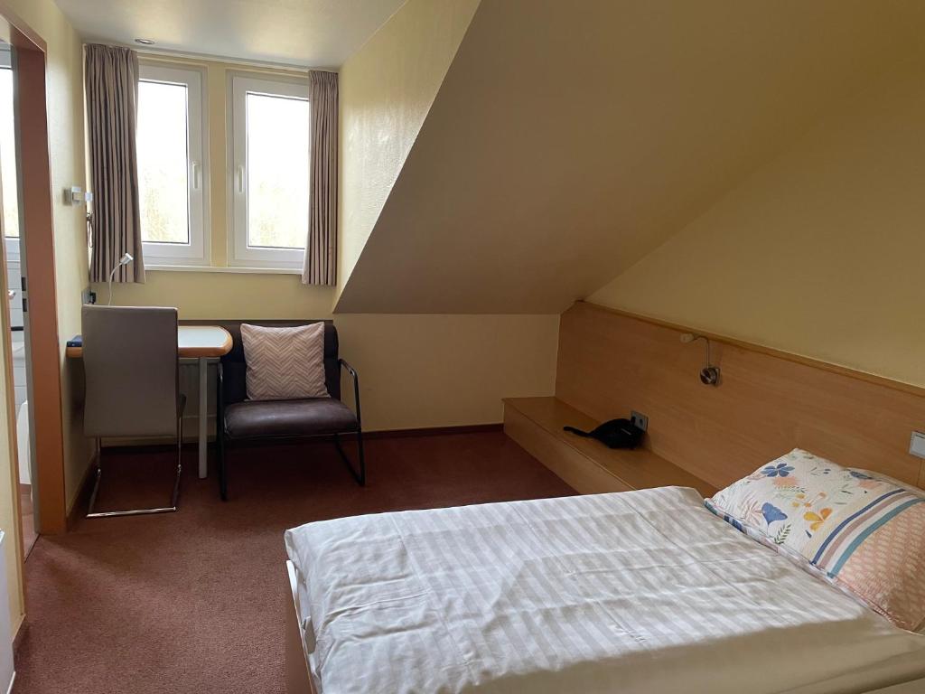 Hotel Kieler Förde & Free Parking - Double Room With Sea View