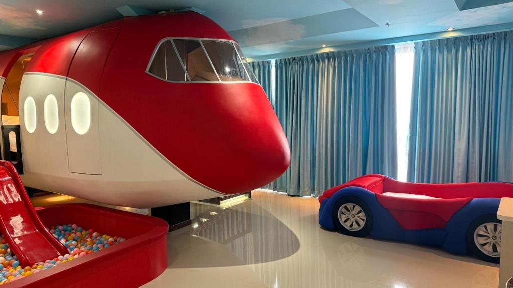 Avery De Grand City Hotel Bandung - Suite Superior Con Cama Extragrande