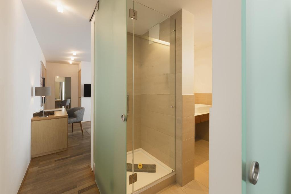 Skihotel Galzig B&B - 17