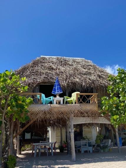 Mezzanine à Tikehau, Tikehau Airport — hébergement à Tikehau