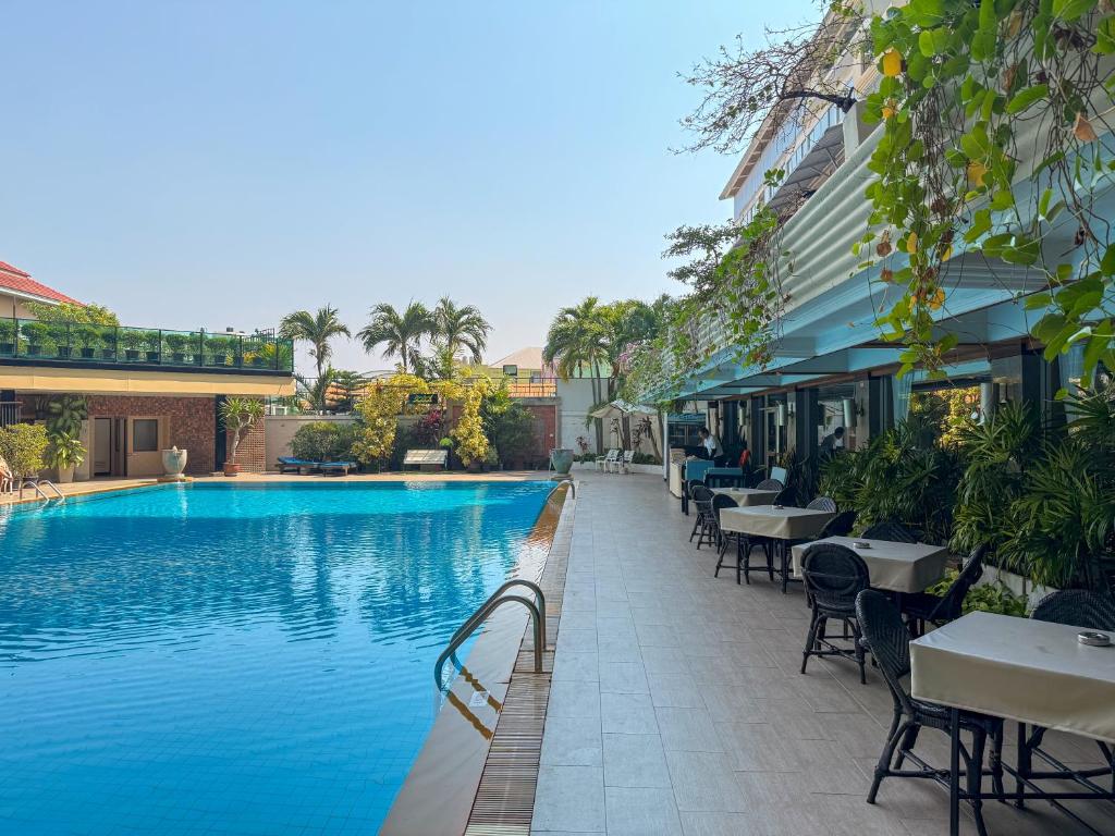 Golden Beach Hotel Pattaya, Pattaya (updated prices 2026)