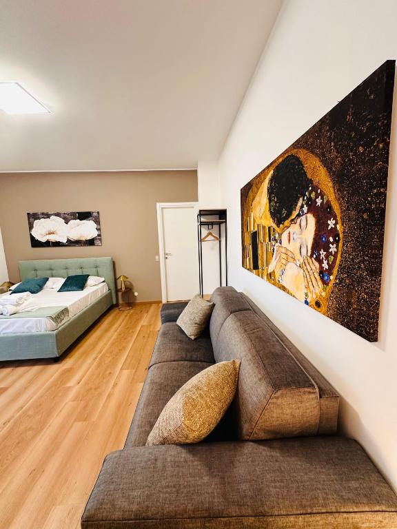 Studio Suite 11